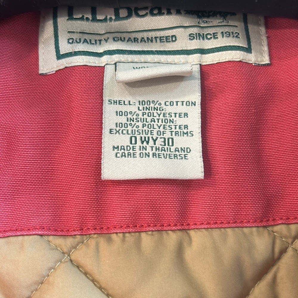 L.L.Bean Quilted Woman’s Barn coat Jacket Color Barn Red - Picture 11 of 12